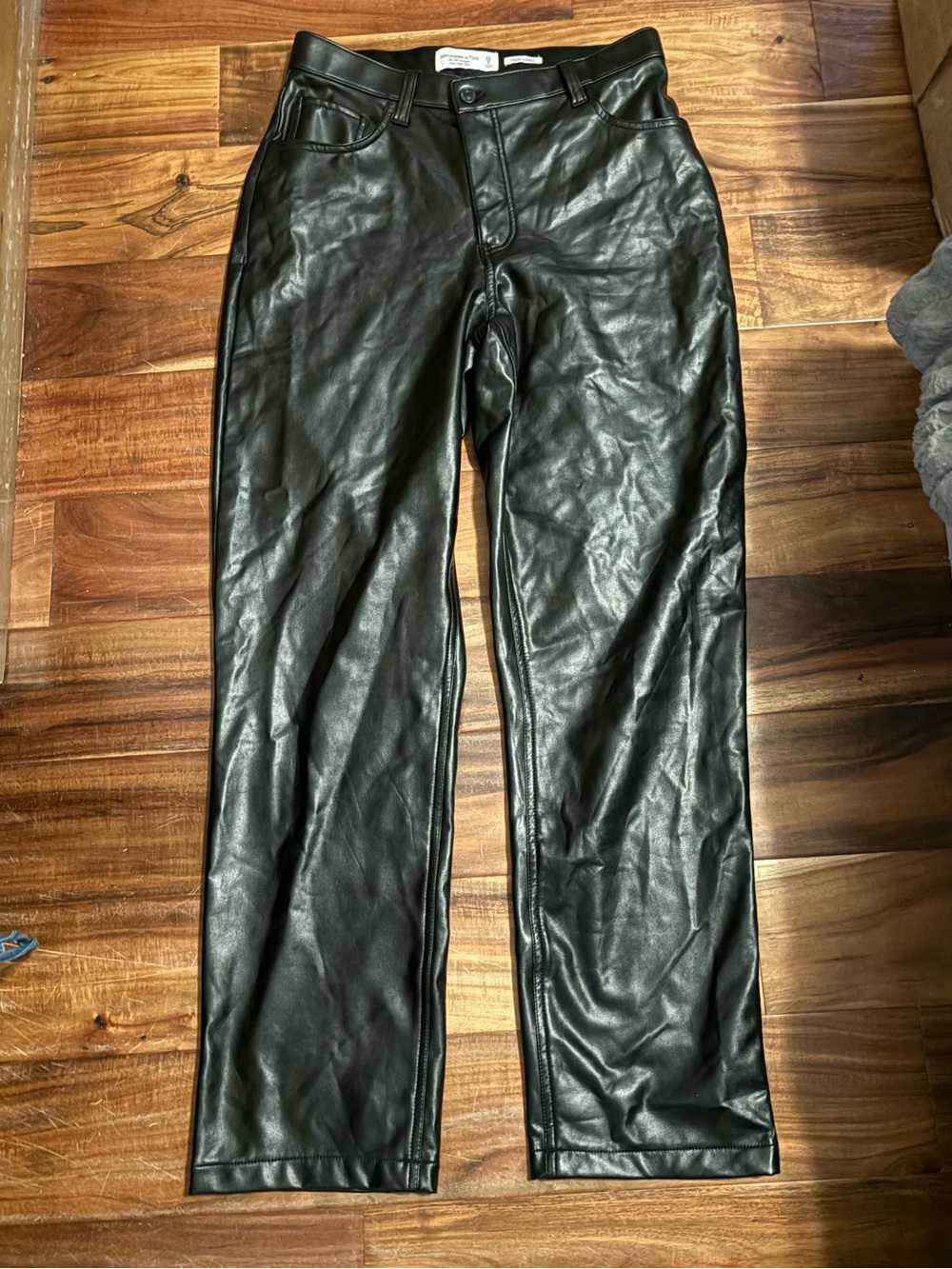 NWT Abercrombie & Fitch 90s Straight Vegan Leather Size 29‎ Curve Love (0603)